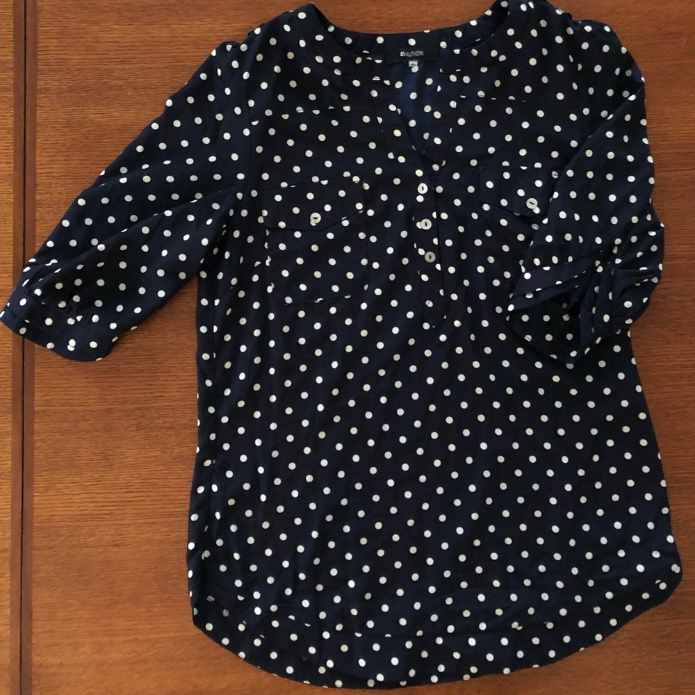 41 HAWTHORN NWOT navy polka dot blouse